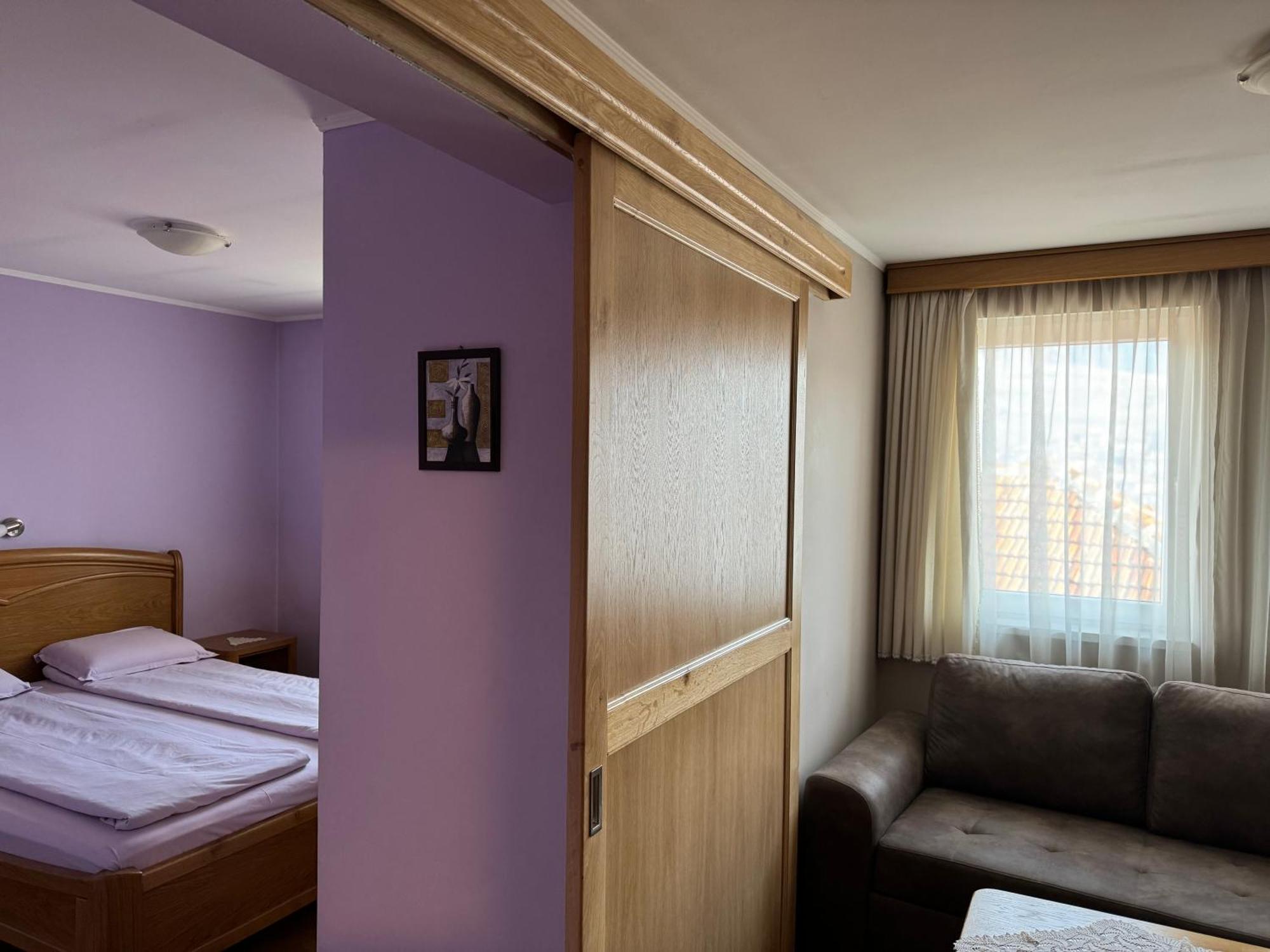 Guest House Roden Dom 코프리브시티차 외부 사진