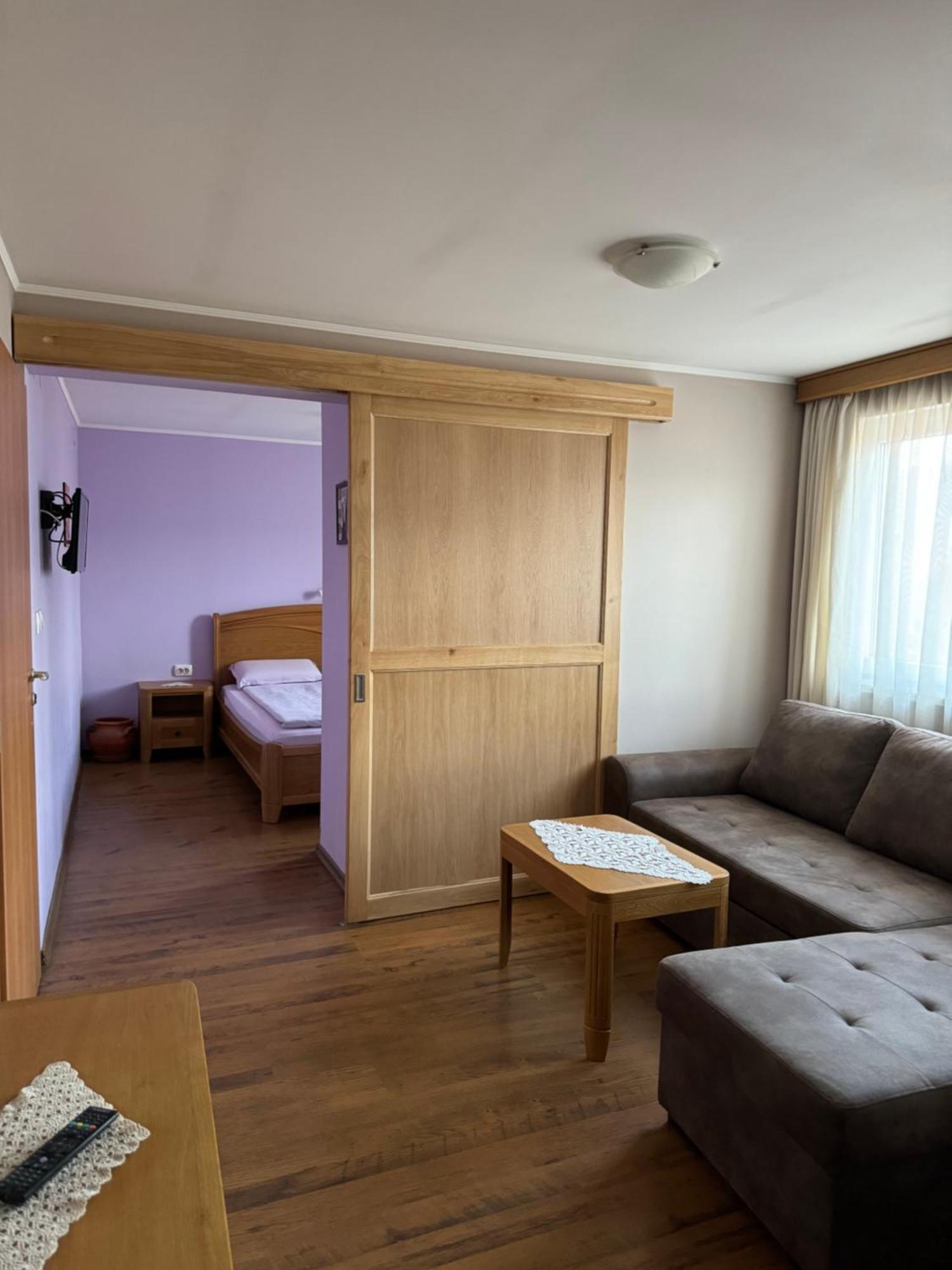 Guest House Roden Dom 코프리브시티차 외부 사진