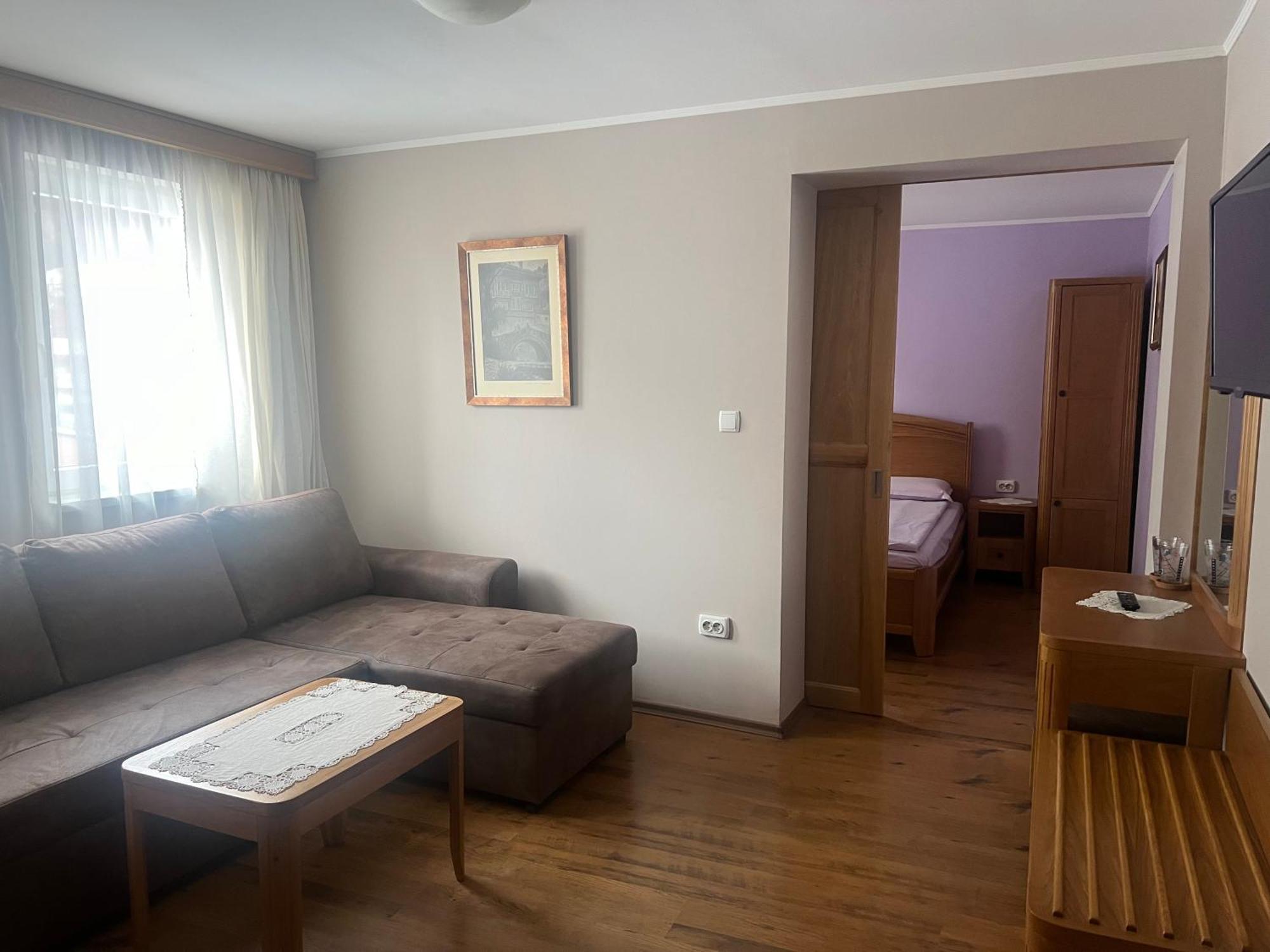 Guest House Roden Dom 코프리브시티차 외부 사진